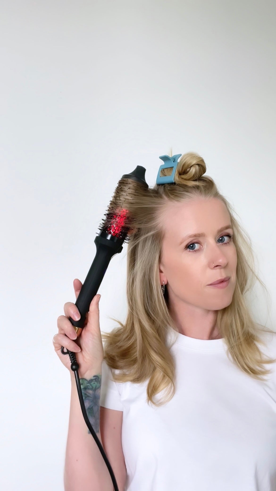 How to video for how to style wavy hair at home