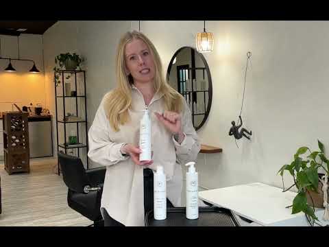 A hairstylist explaining the difference between three gels for curly hair